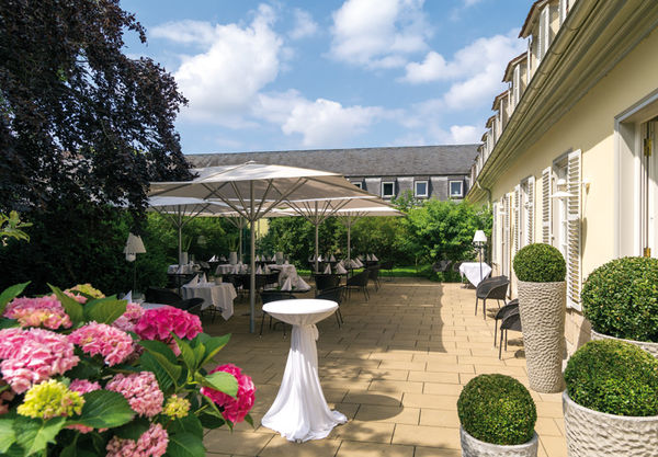 Gastronomieschirme für Ihr Café, Restaurant, Biergarten oder Bistro? Bei Dekofactory gibt es eine Vielzahl von Möglichkeiten! ☼schutz für Garten und Terrasse. Mit Sonnensegel geniessen sie den Schatten. Individuelle Breiten, daher auch Schatten in der Küche