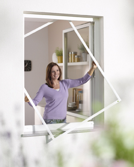 Insektenschutz & Fliegengitter für Fenster und Türen. Produkt aus Aluminium mit Spannrahmen & Gewebe.Dekofactory München ☎ 089-51616700
