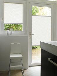 Nano-Rollo von Luxaflex an Fenster & Tür